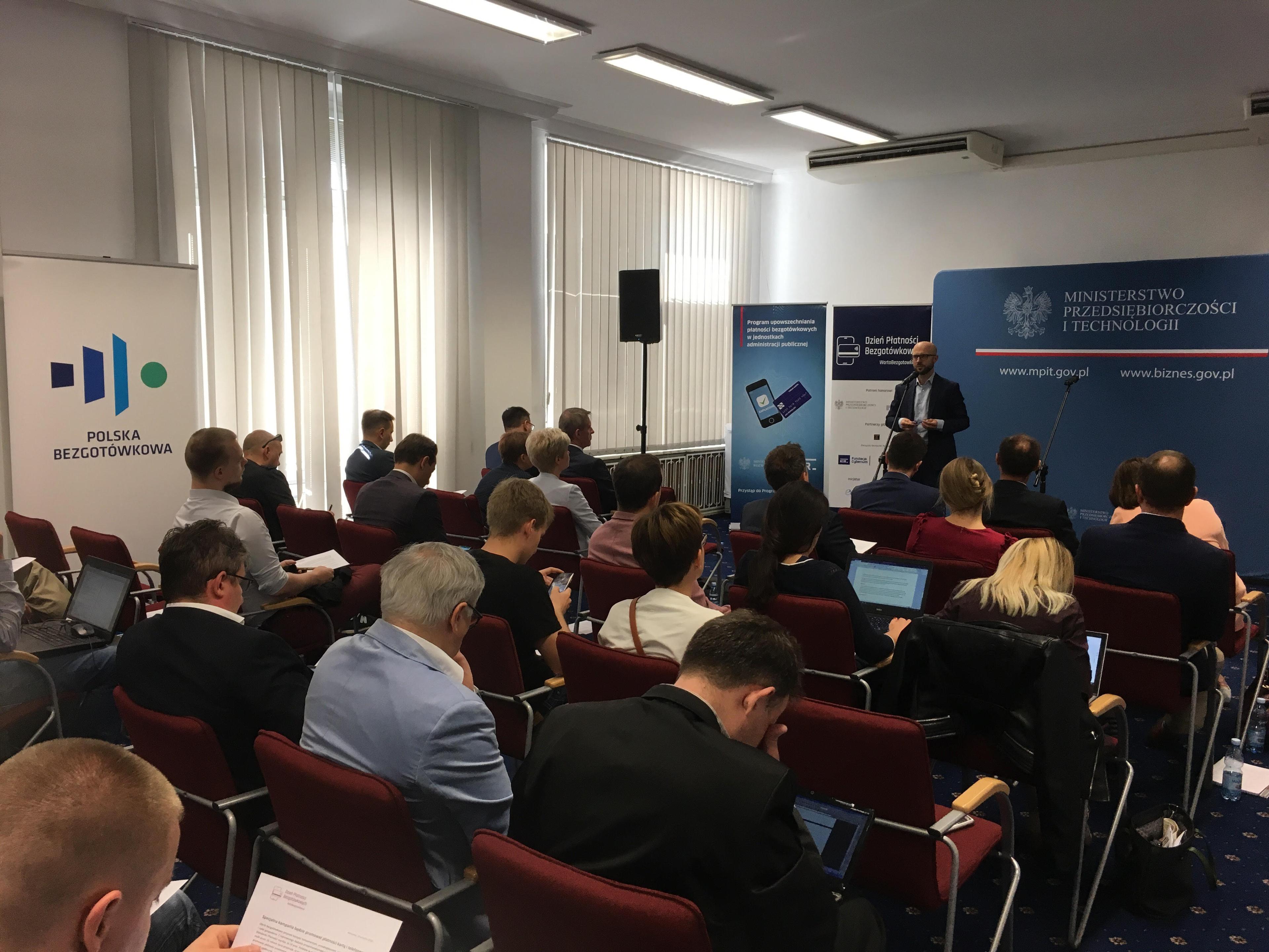Fundacja Polska Bezgotówkowa Partnerem tegorocznej edycji kampanii "Warto Bezgotówkowo"