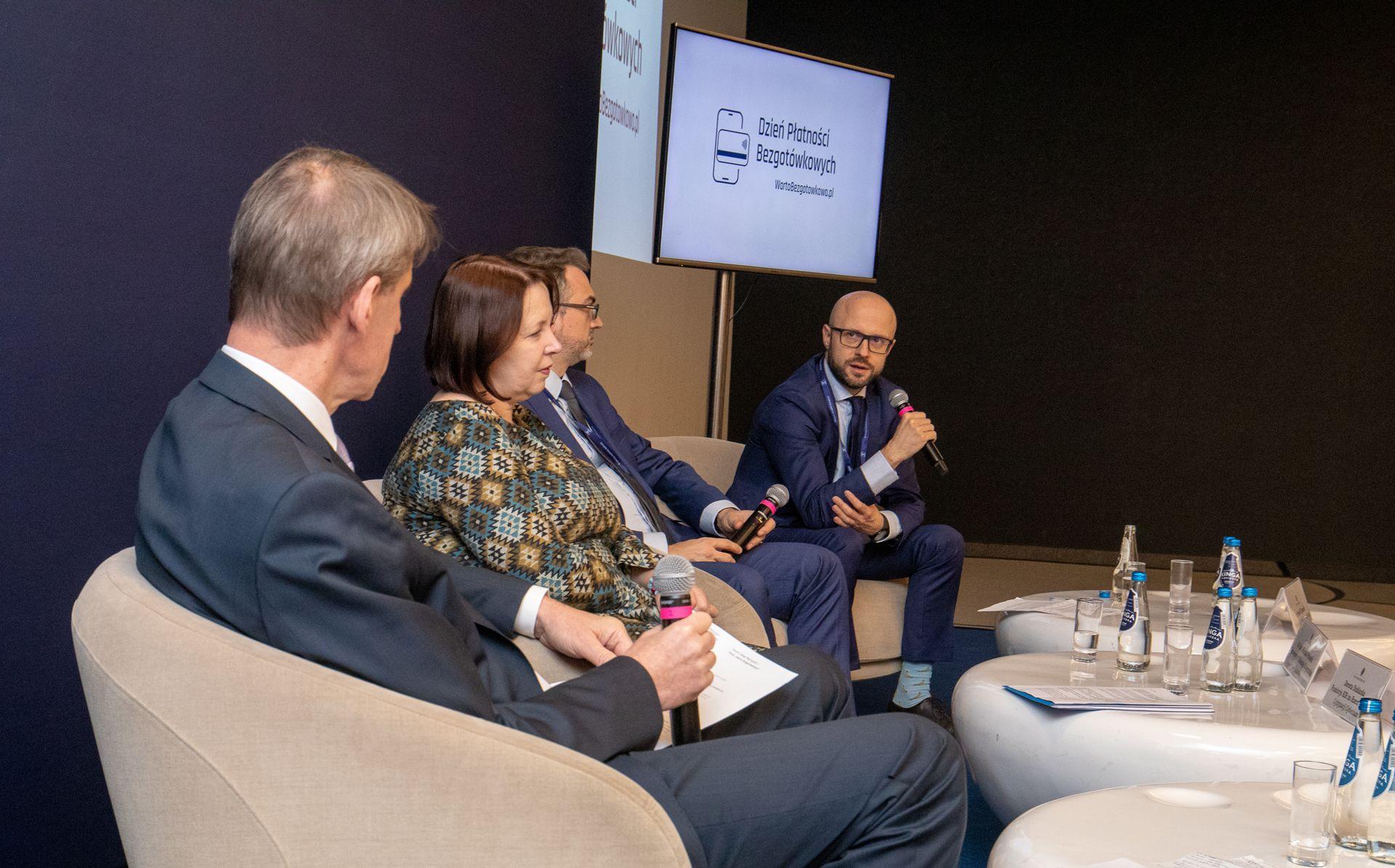 Fundacja Polska Bezgotówkowa podczas Forum Usług Płatniczych
